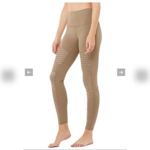 ALO Yoga Moto leggings in gravel